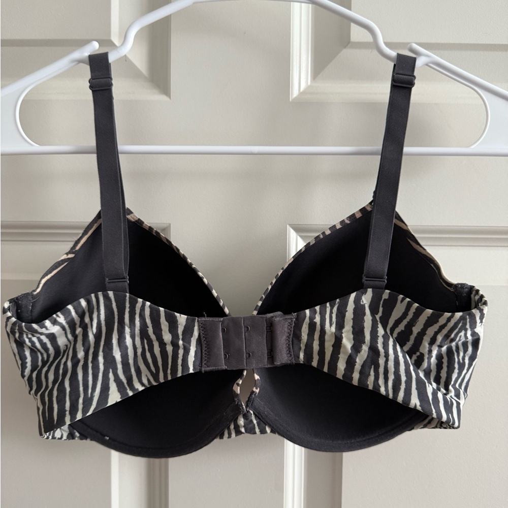 Victoria's Secret Black and White Zebra Print Bra 36DD - Picture 3 of 4